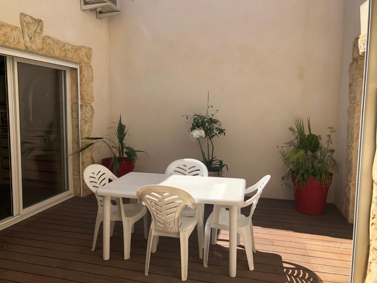 Maison De Village Avec Patio Bessan Экстерьер фото